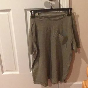 Olive green gap t shirt with pocket